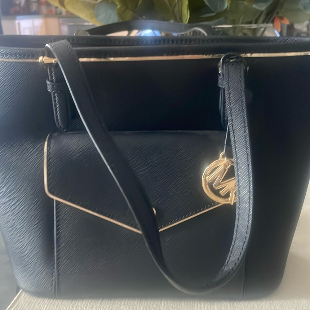 Black Michael Kors bag